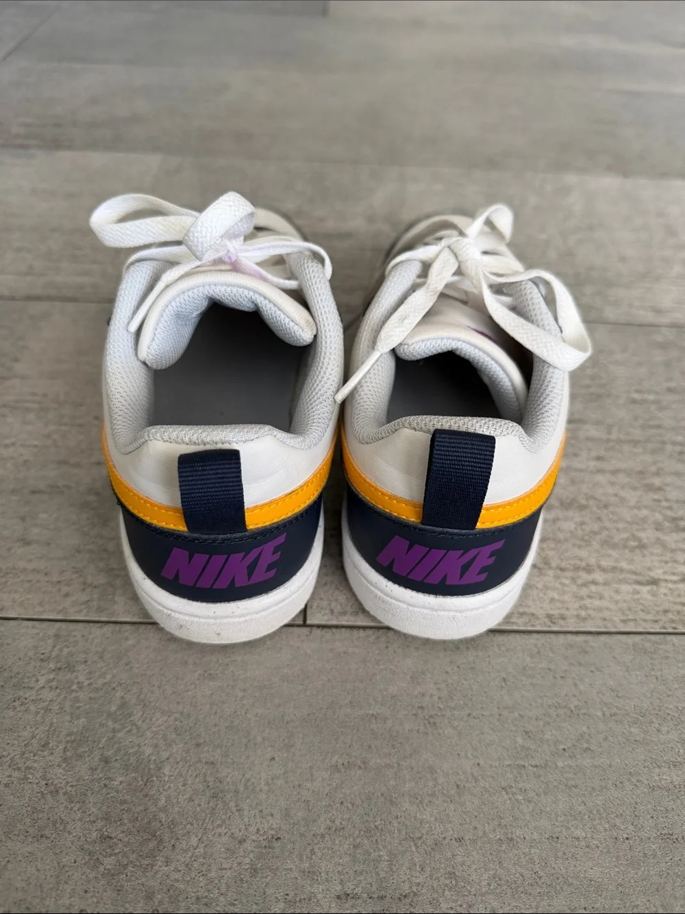 Nike Kids Low-Top Sneakers in White, Navy & Yellow